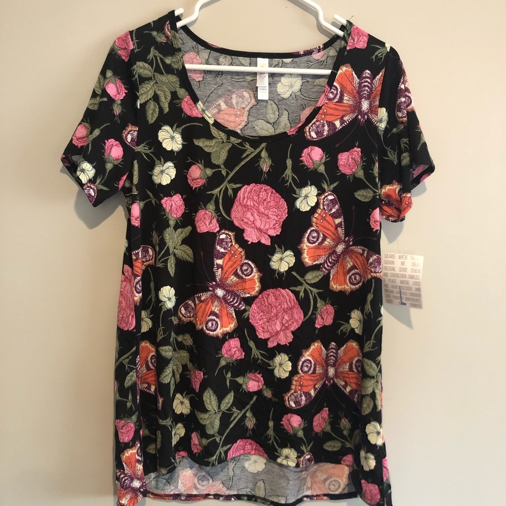SOLD💜Lularoe Classic T
